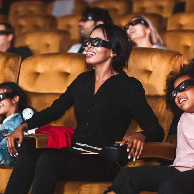 Cinemark Majestic Cinemas Black Cat - Interior Design, Indoors, Person