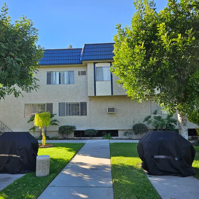Casa de Granada Apartments - Grass, Outdoors, Shelter
