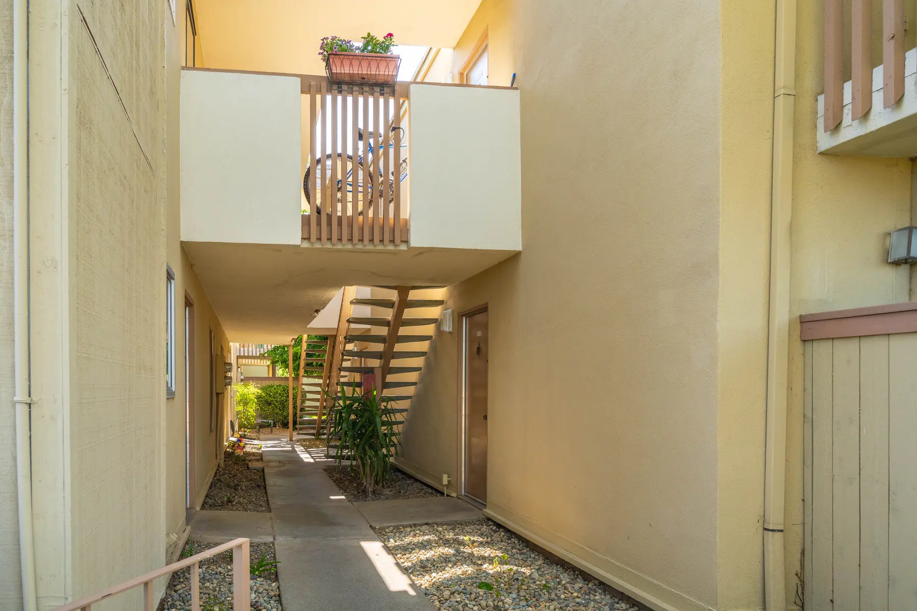 Crestview North - Housing, Staircase, City