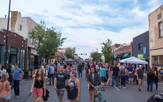 Quin Quin - People, Person, Neighborhood