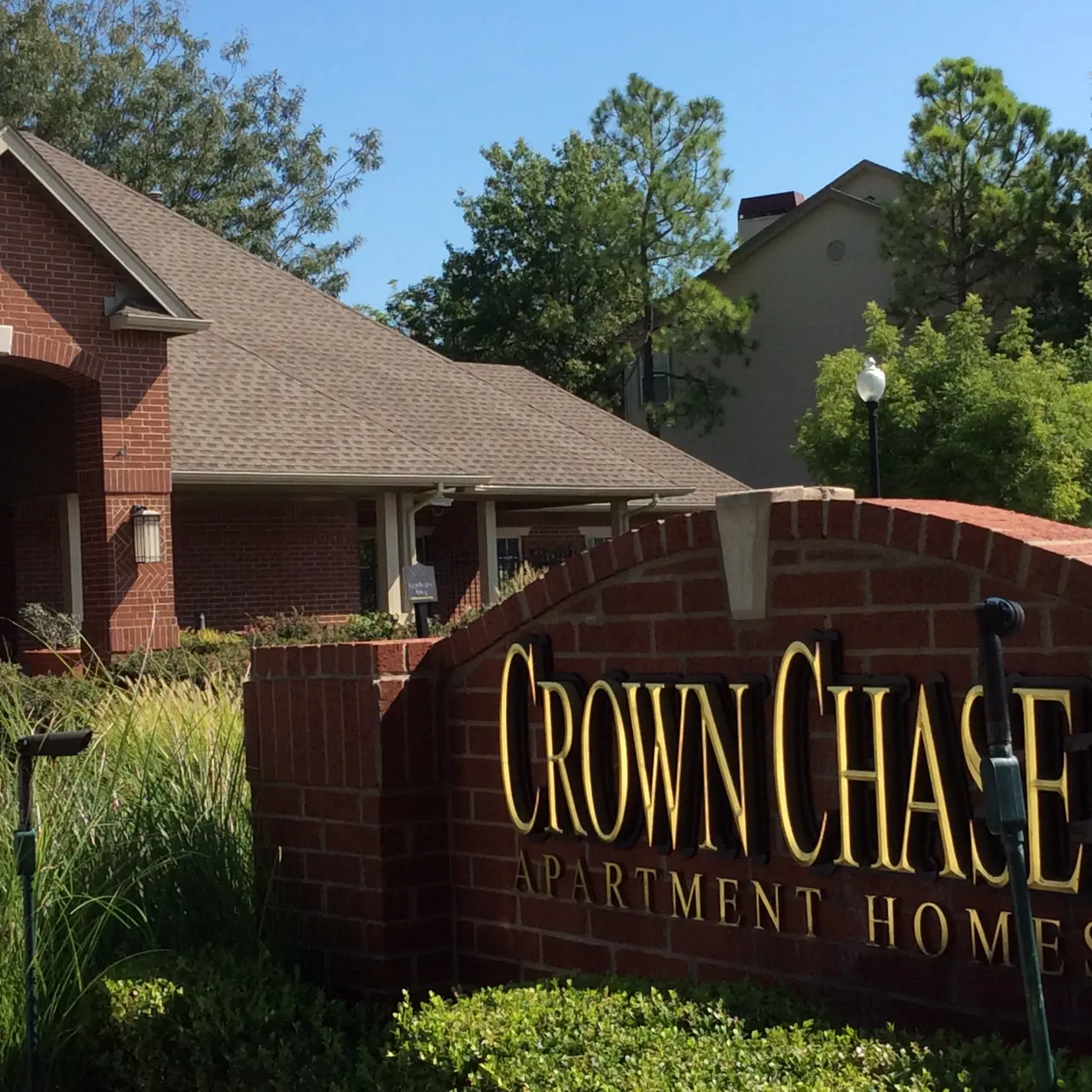 Crown Chase - Signage Crown Chase - Roof, Bush, Plant
