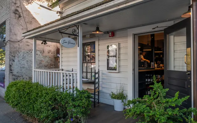 Ballard Independent - Neighborhood Bar Ballard Independent - Neighborhood Bar