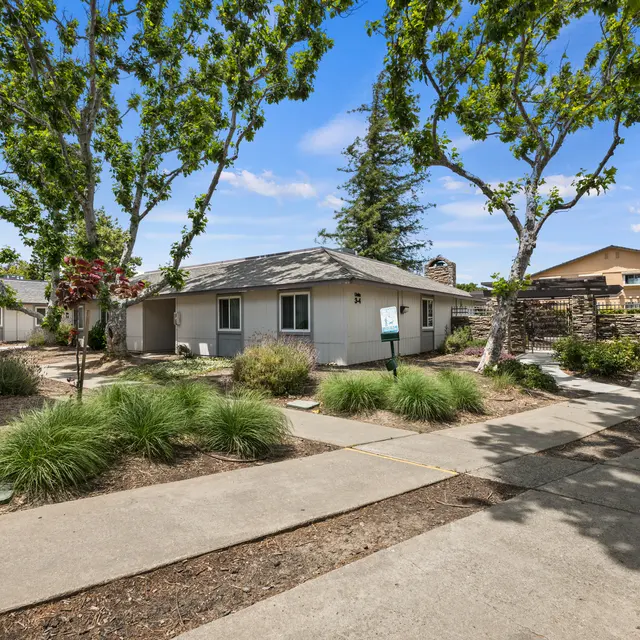 Delta Pines Apartments - Neighborhood, Suburb, Path