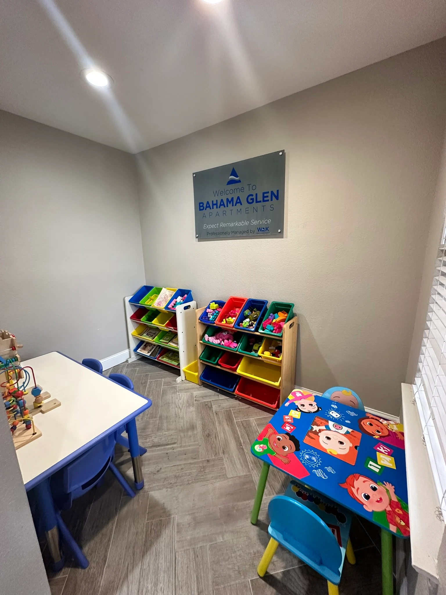 Bahama Glen Apartments Bahama Glen Apartments - Desk, Furniture, Table