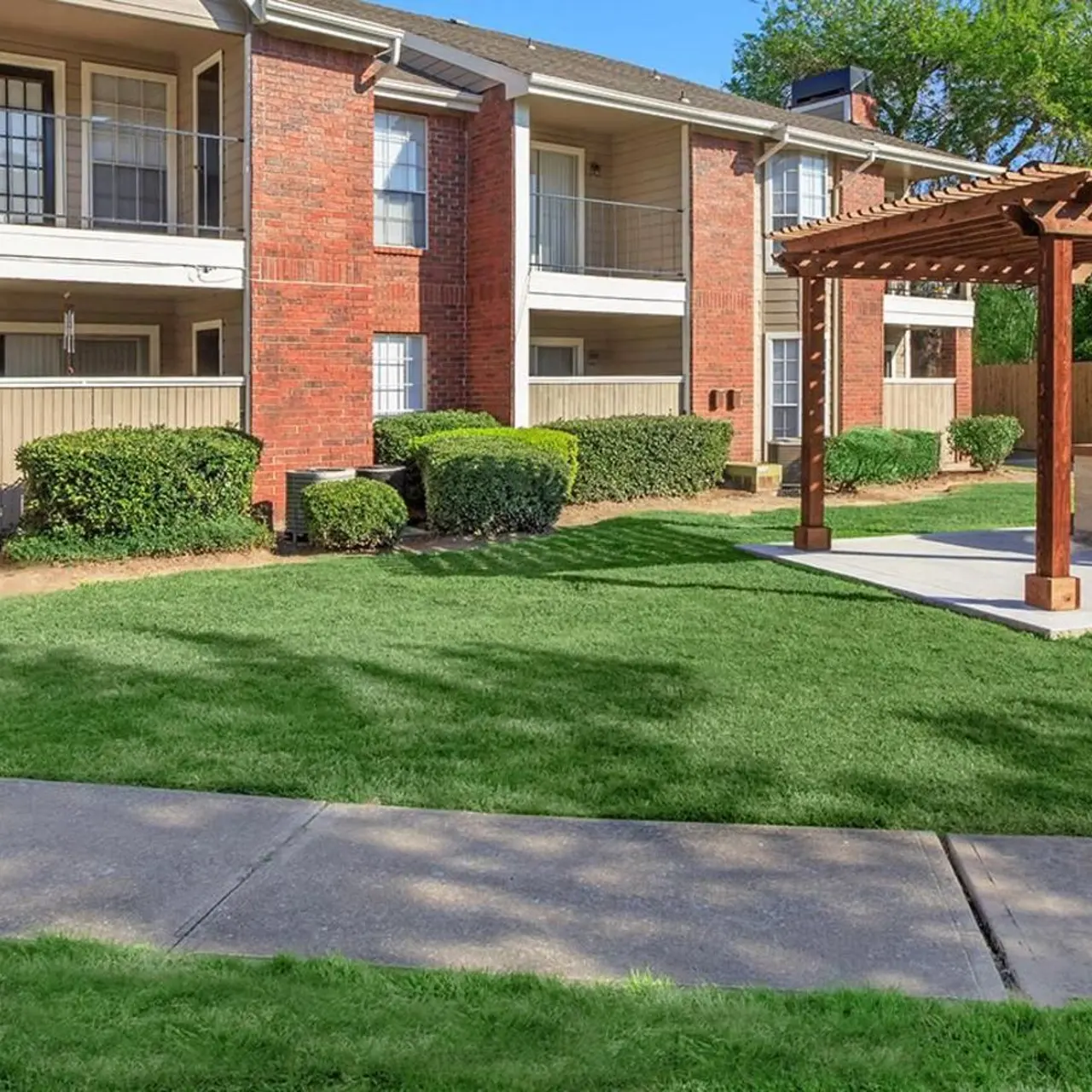 Beacon Hills Apartments - Lawn, Grass