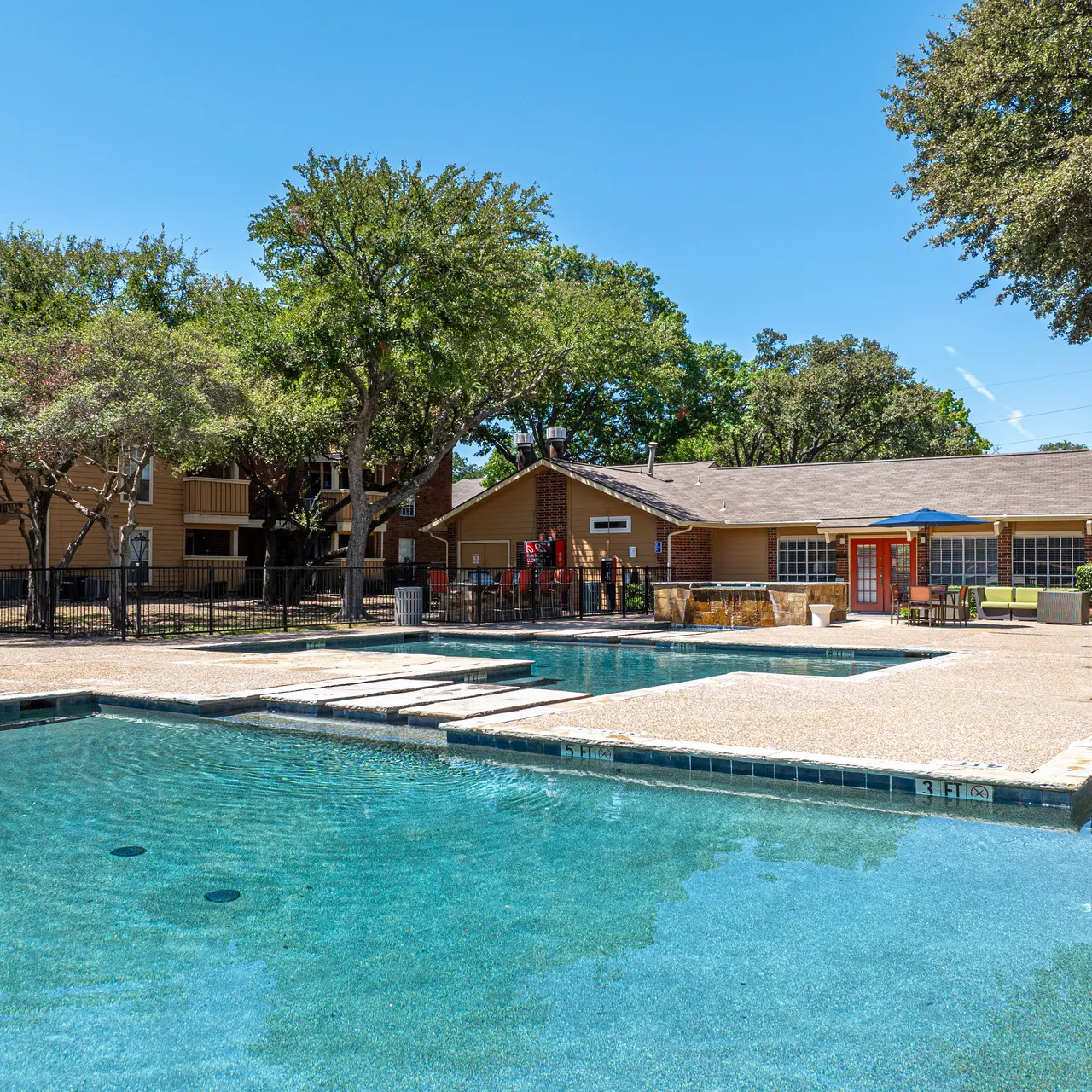 Pool Bridgeport Apartments - Hotel, Nature, Outdoors
