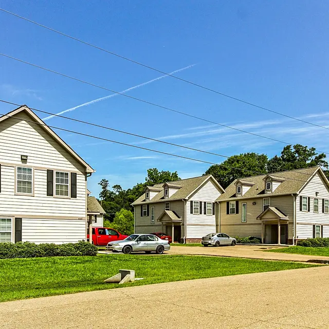 Valencia Villas - Suburb, Neighborhood, Car