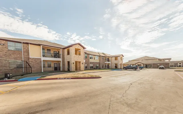 Estrada South II - Suburb, City, Building