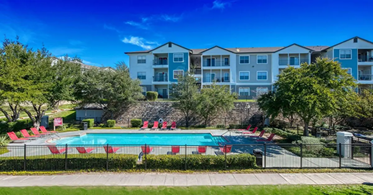 Saddle Ridge Apartments