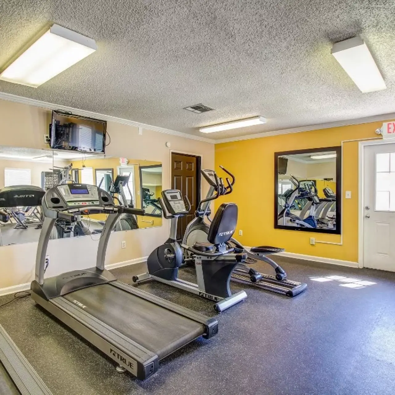 Township Apartments - Fitness, Working Out, Sport