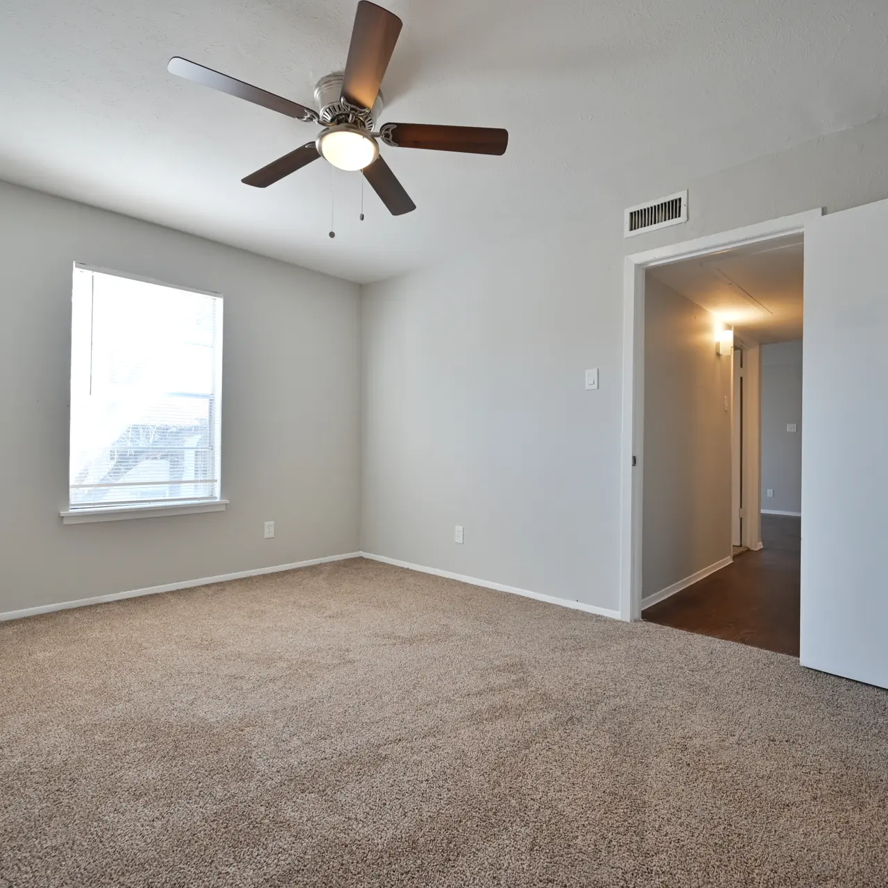 Harlee Harlee - Floor