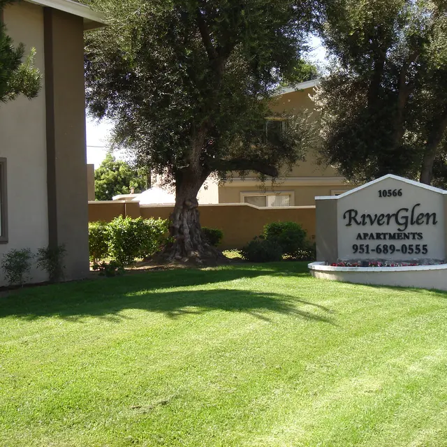 RiverGlen Apartments - Grass, Lawn, Vegetation