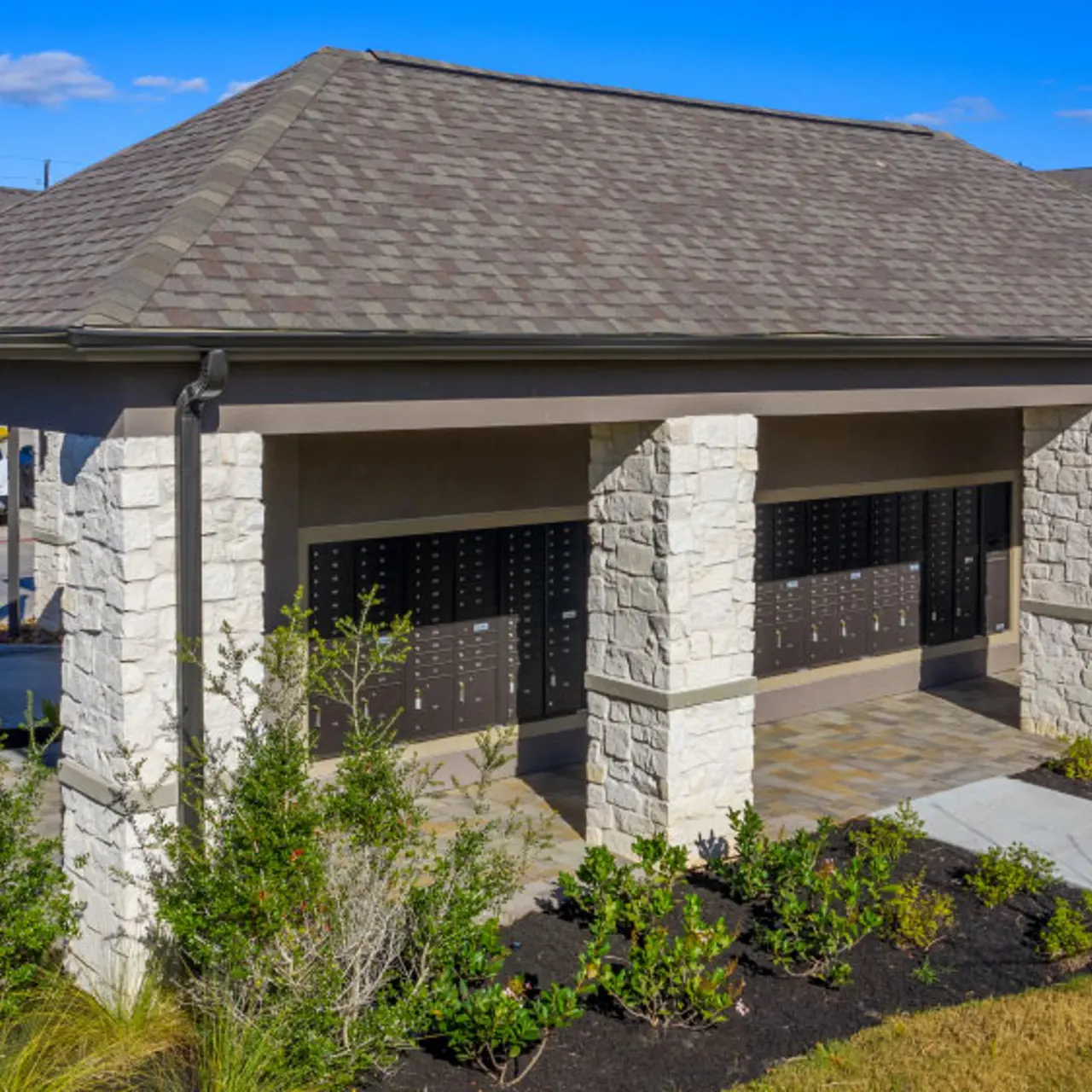 Vale Luxury Apartments - Car, Roof