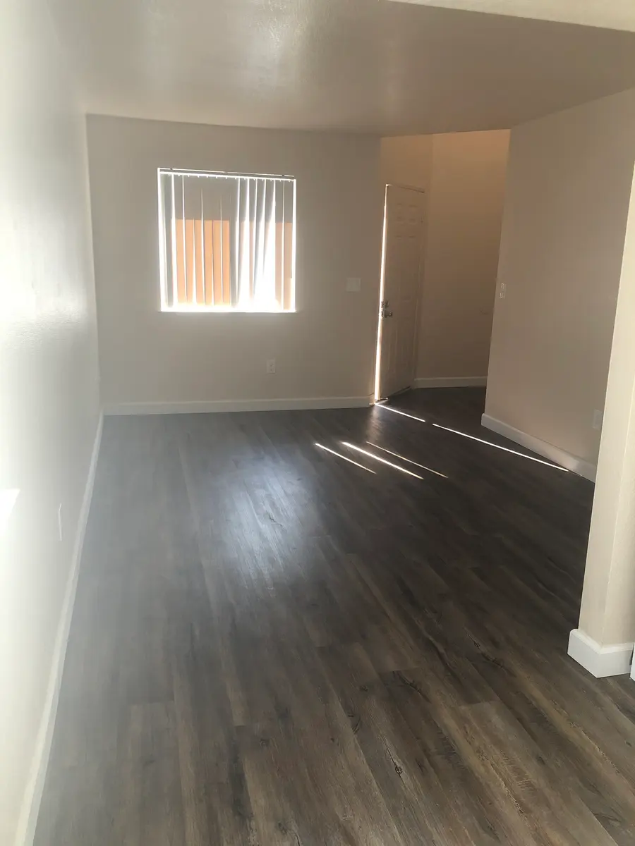 Myrtle Creek - Wood, Floor
