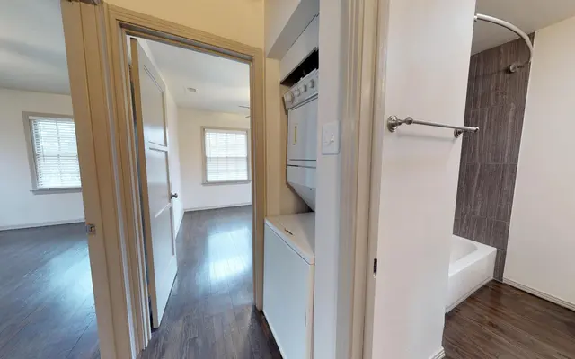 6015 Reiger - Wood, Floor