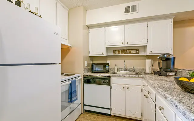 Glendale Townhomes Glendale Townhomes - Indoors, Interior Design, Kitchen