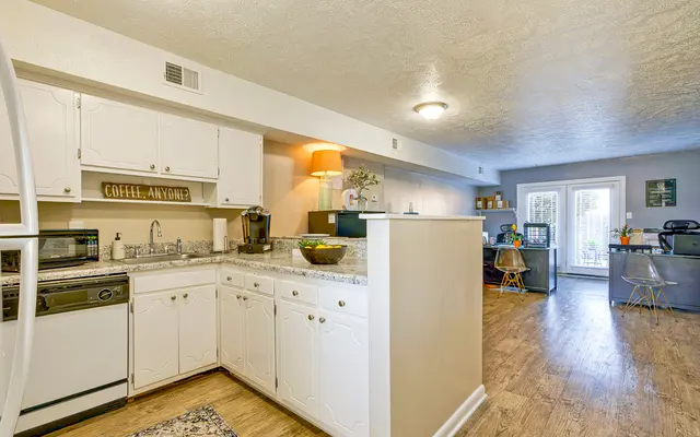 Glendale Townhomes Glendale Townhomes - Indoors, Interior Design, Kitchen