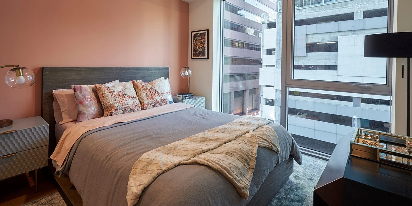 Alina Los Angeles - Bed, Room, Bedroom