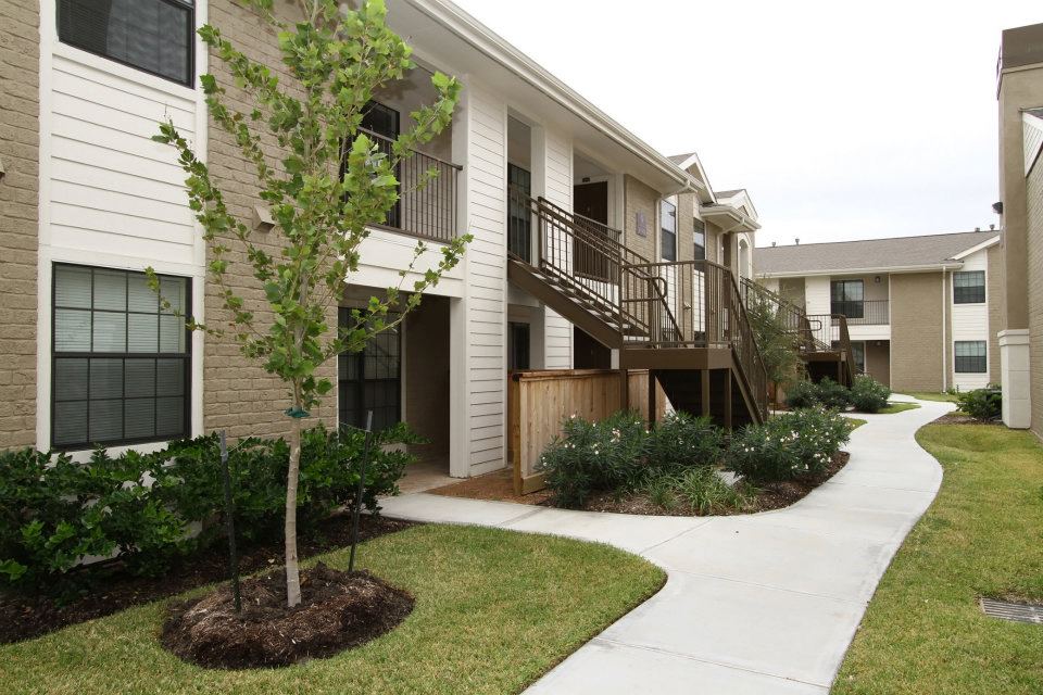 Villa del Prado Full site - Building