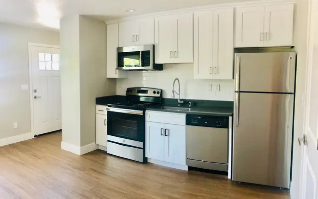 Access at Rohnert Park - Room, Wood