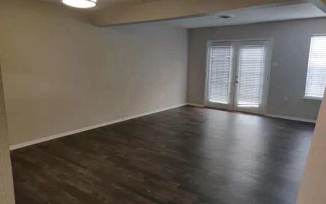 Park City Townhomes - Room, Floor