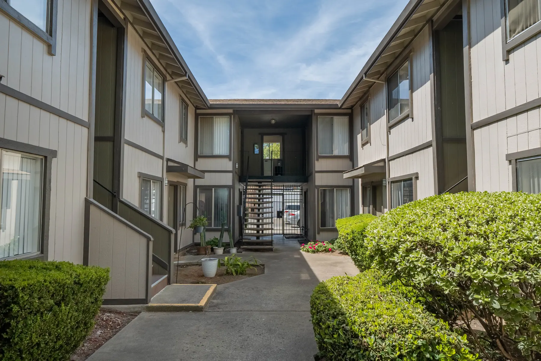 U Street - City, Housing, Suburb