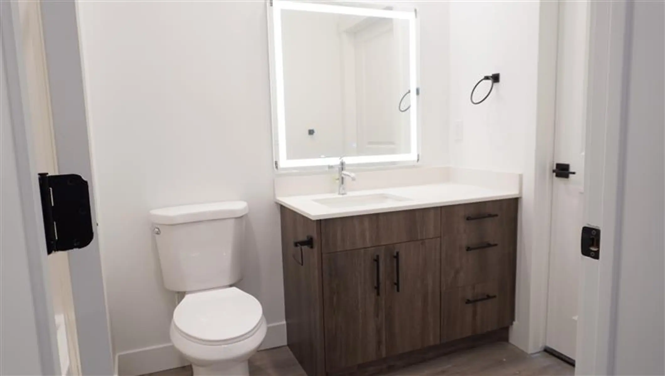 L59 Apartments - Sink, Corner, Indoors