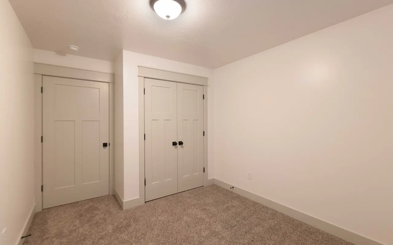 Copperwoods at Harrisville - Corner, Floor, Indoors