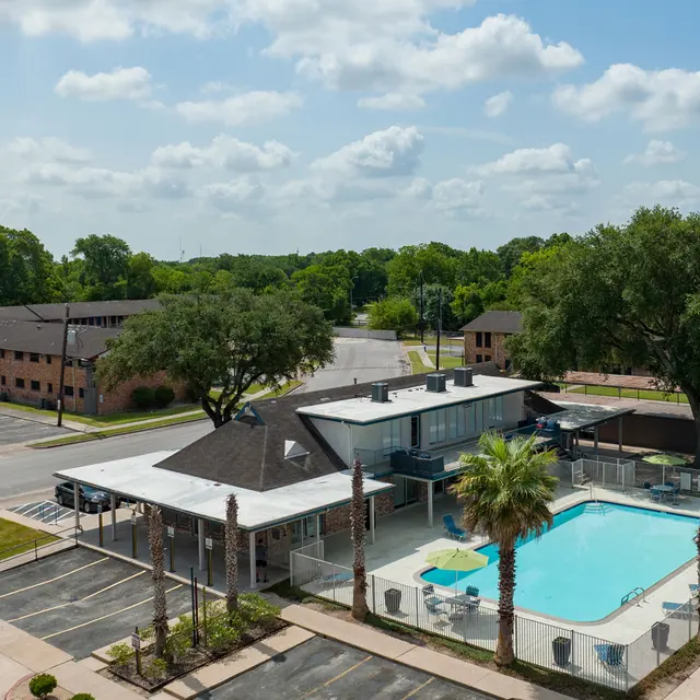 The Avenue - Outdoors, Pool, Water
