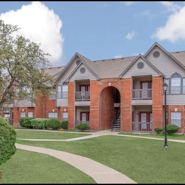 Holly Apartments - Lawn, Grass, Plant