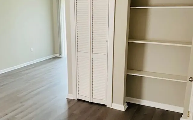 Bridgeport Apartments - Furniture, Floor, Cupboard