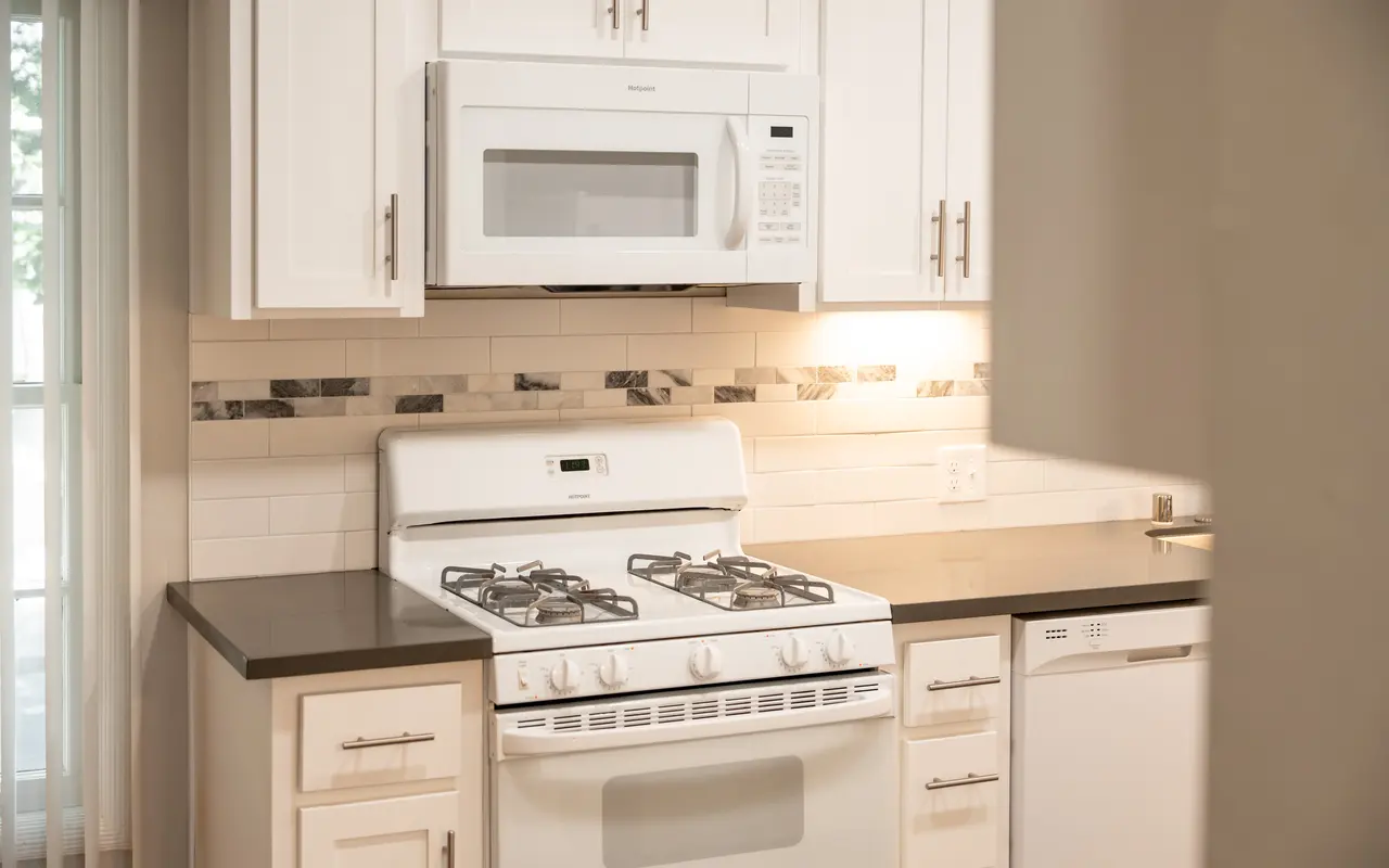 Fountain Gardens - Indoors, Kitchen, Appliance