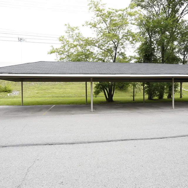 Ivy Knoll Apartments - Carports