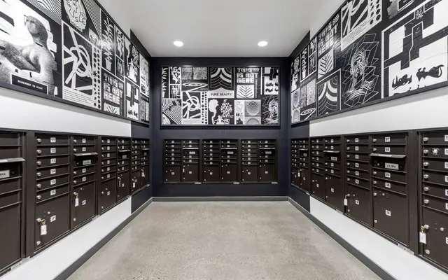 The Strauss on Burnside The Strauss on Burnside - Computer