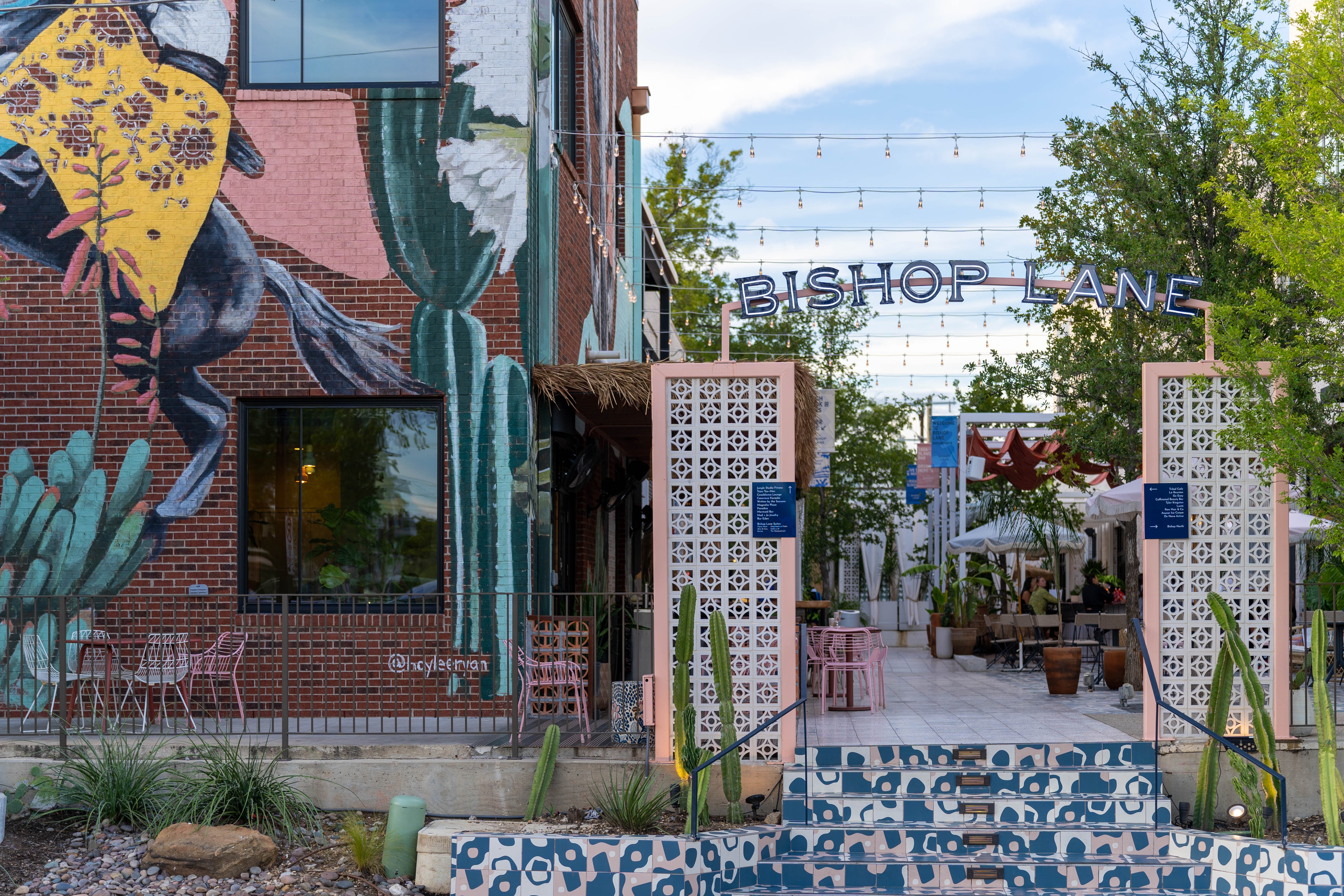 Bishop Highline - Brick, Person