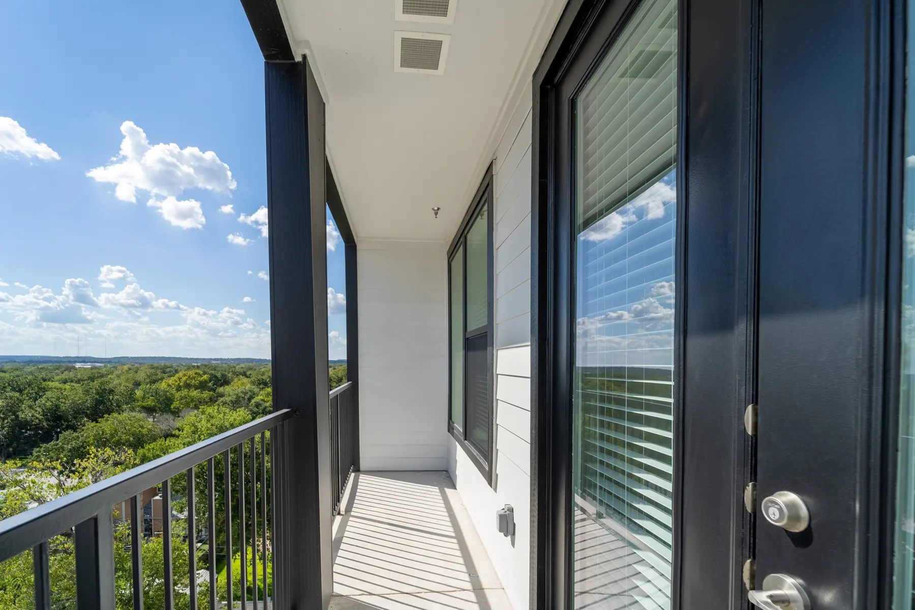 Ellis Highline - Home Decor