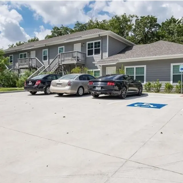 Highland Bourne - Car, Vehicle, Suburb