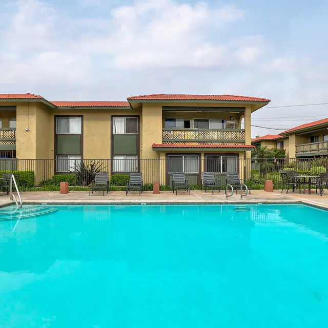 Las Mariposas Apartments - Hotel, Resort, Housing