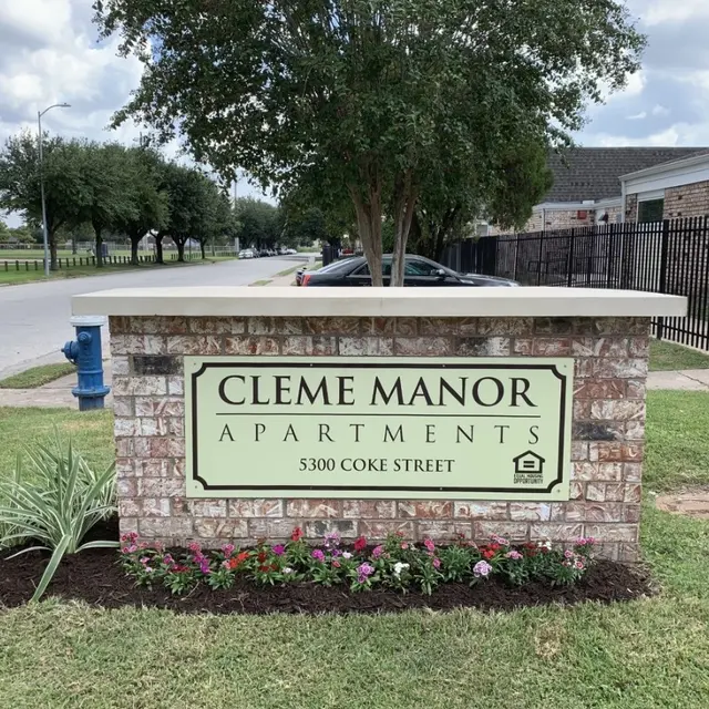 Cleme Manor - Grass, Plant, Vegetation