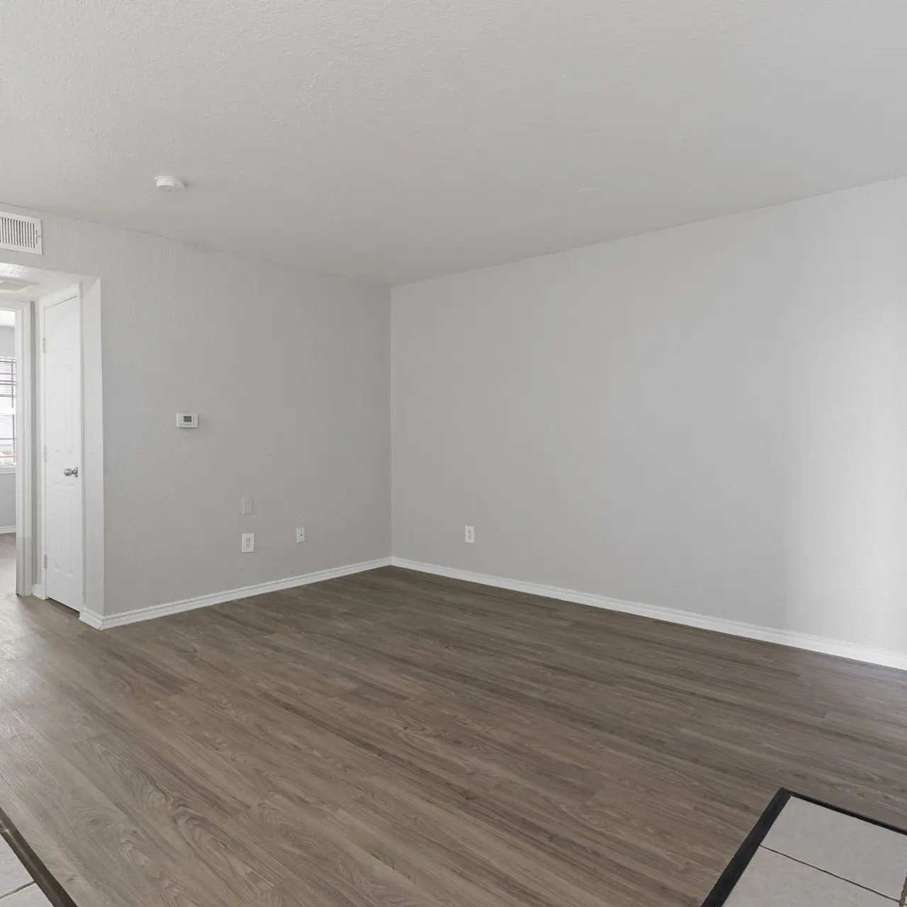 Cantera Crossing - Flooring, Floor