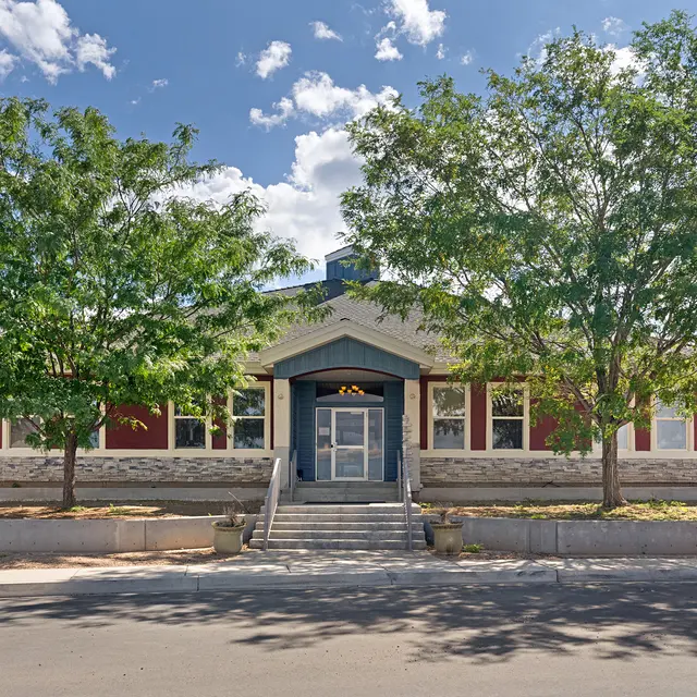 Cascade Springs Apartments - Neighborhood, City, Plant