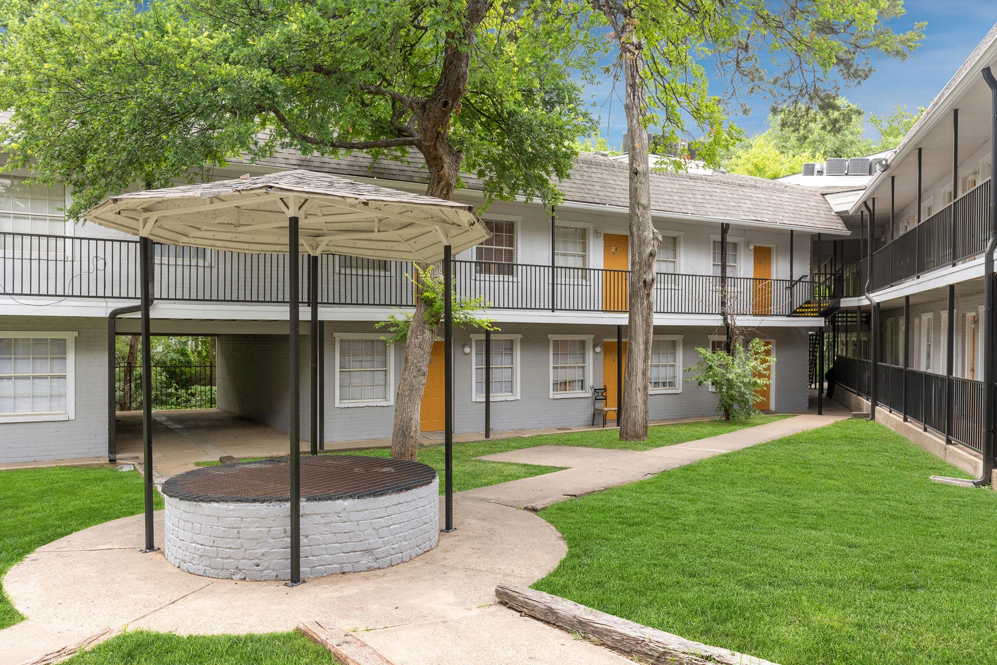 Cantera Crossing - Grass, Plant, Patio