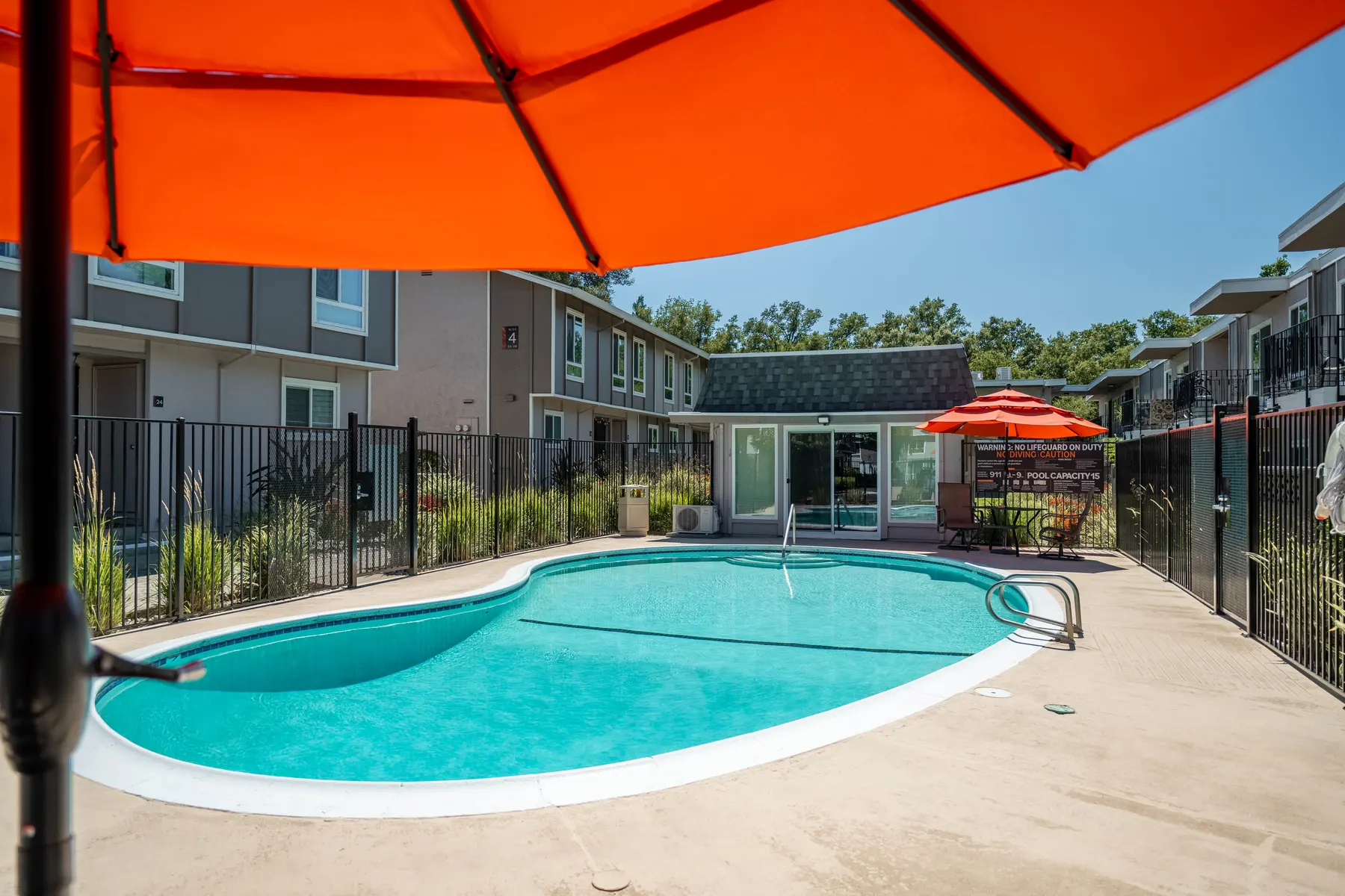 Creekside Oaks - Pool, Water, Hotel