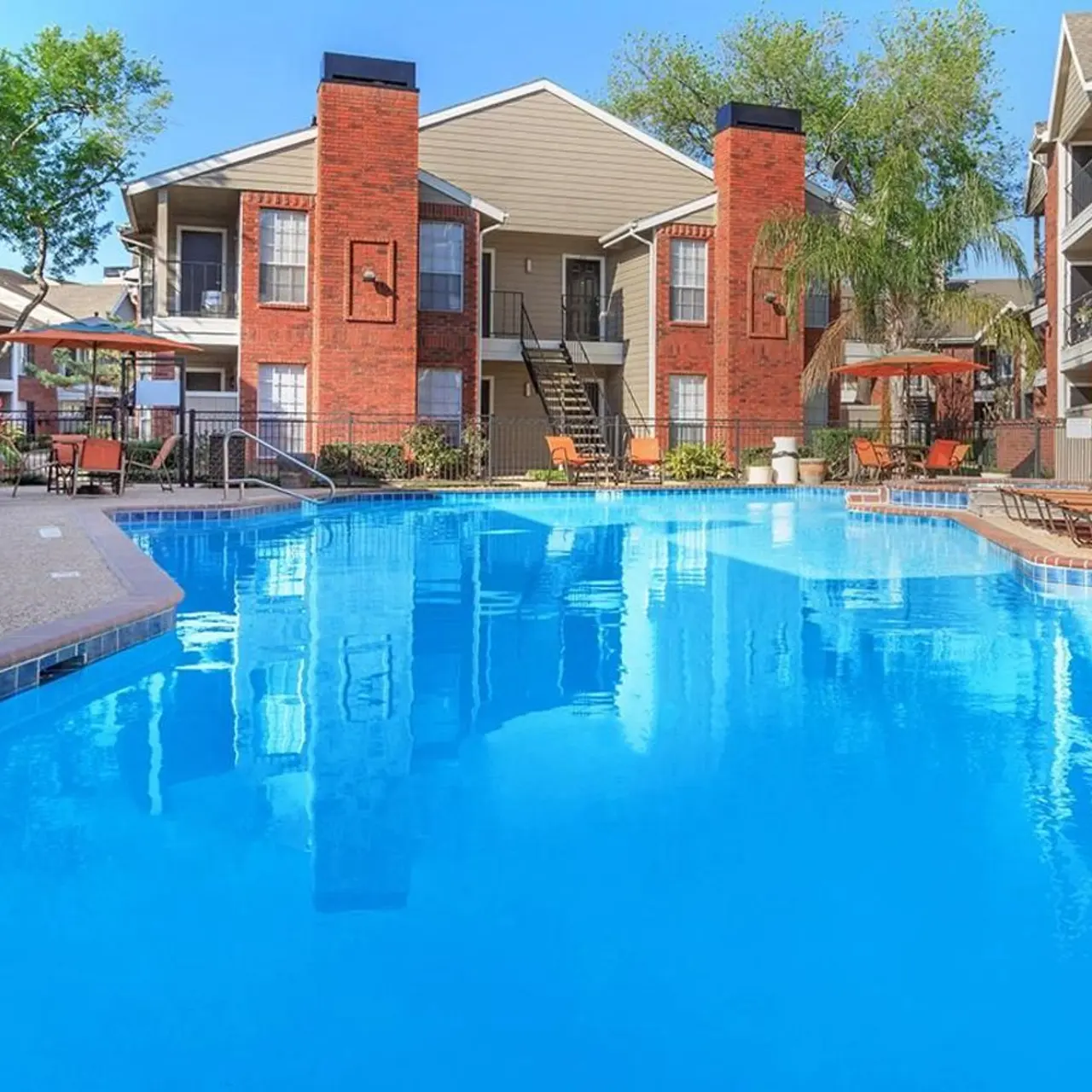 Beacon Hills Apartments - Pool, Hotel