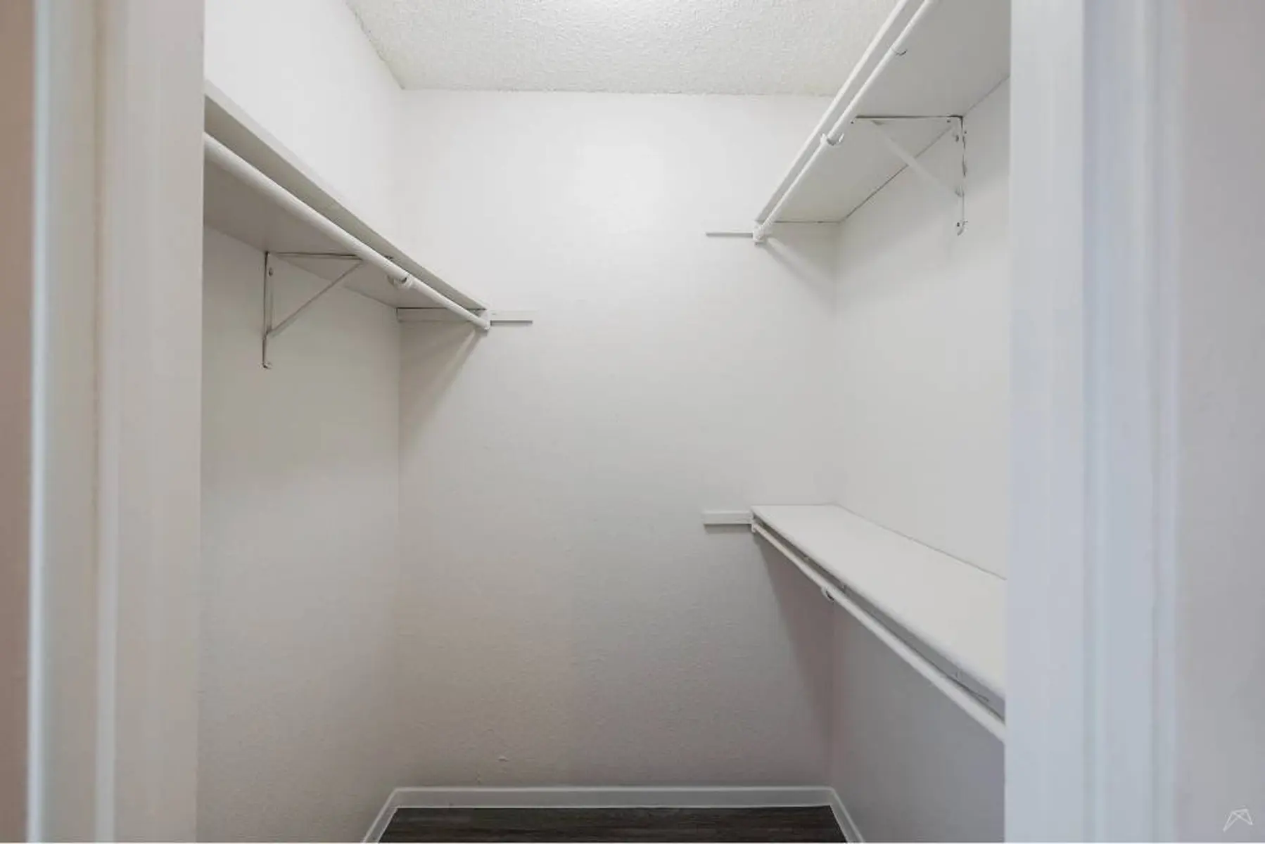 p2527060_Bridge_at_South_PointB_14_2_FloorPlan.jpg