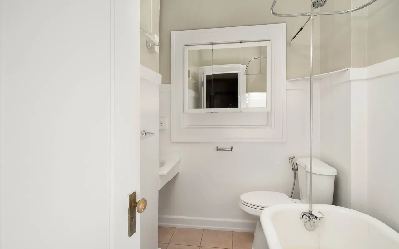 Casa del Rey and Courtyard - Corner, Bathing, Indoors