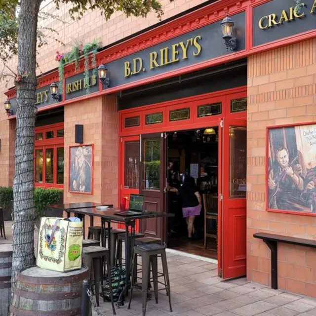 BD Riley's Irish Pub Mueller Crossing - Cafe, Restaurant, Indoors