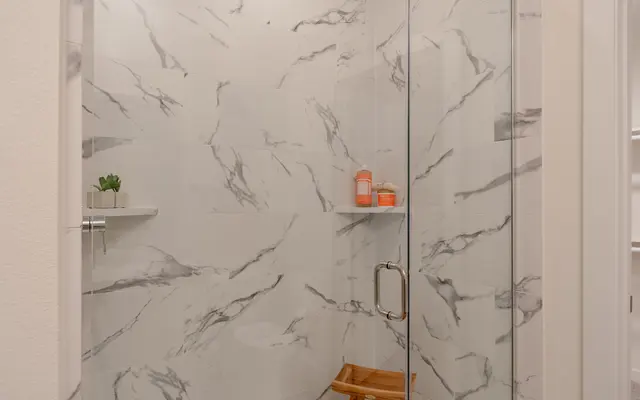 Co-Op Summer Street - Indoors, Interior Design, Bathroom