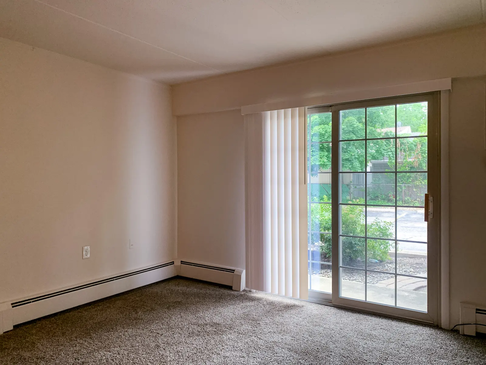21f8b5af56284e69bbd78c13c74e06e1.jpg Floor, French Window, Window