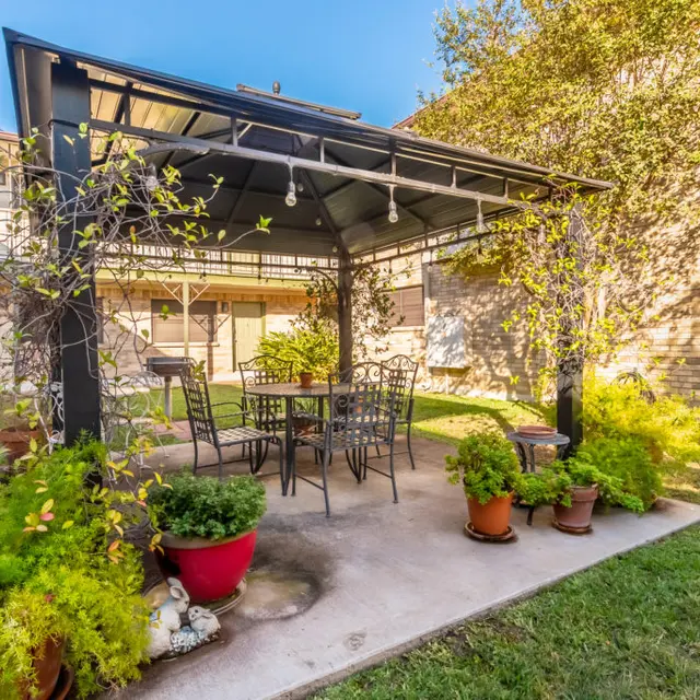 Shoal Creek North - Interior Design, Backyard, Nature